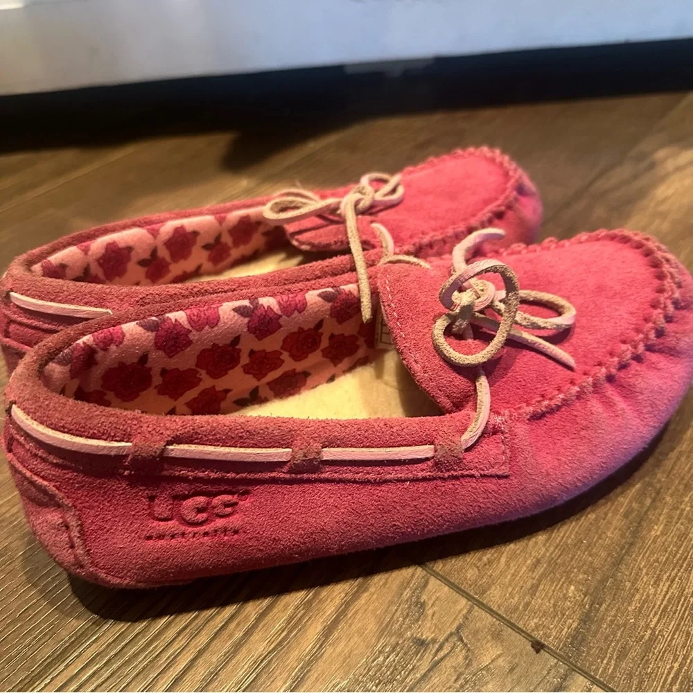 UGG Girls Moccasins Pink Size 3‎